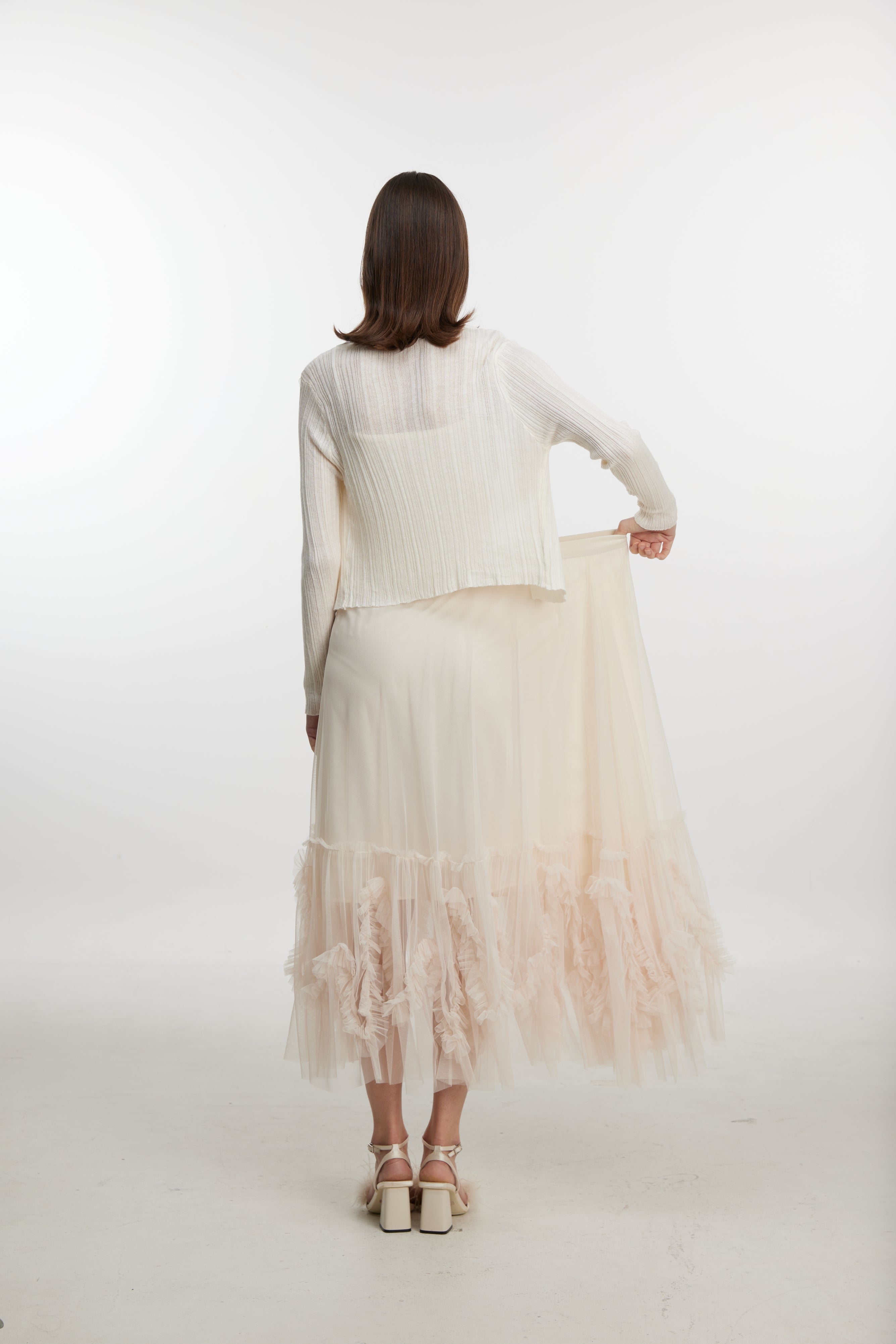 White lace skirt