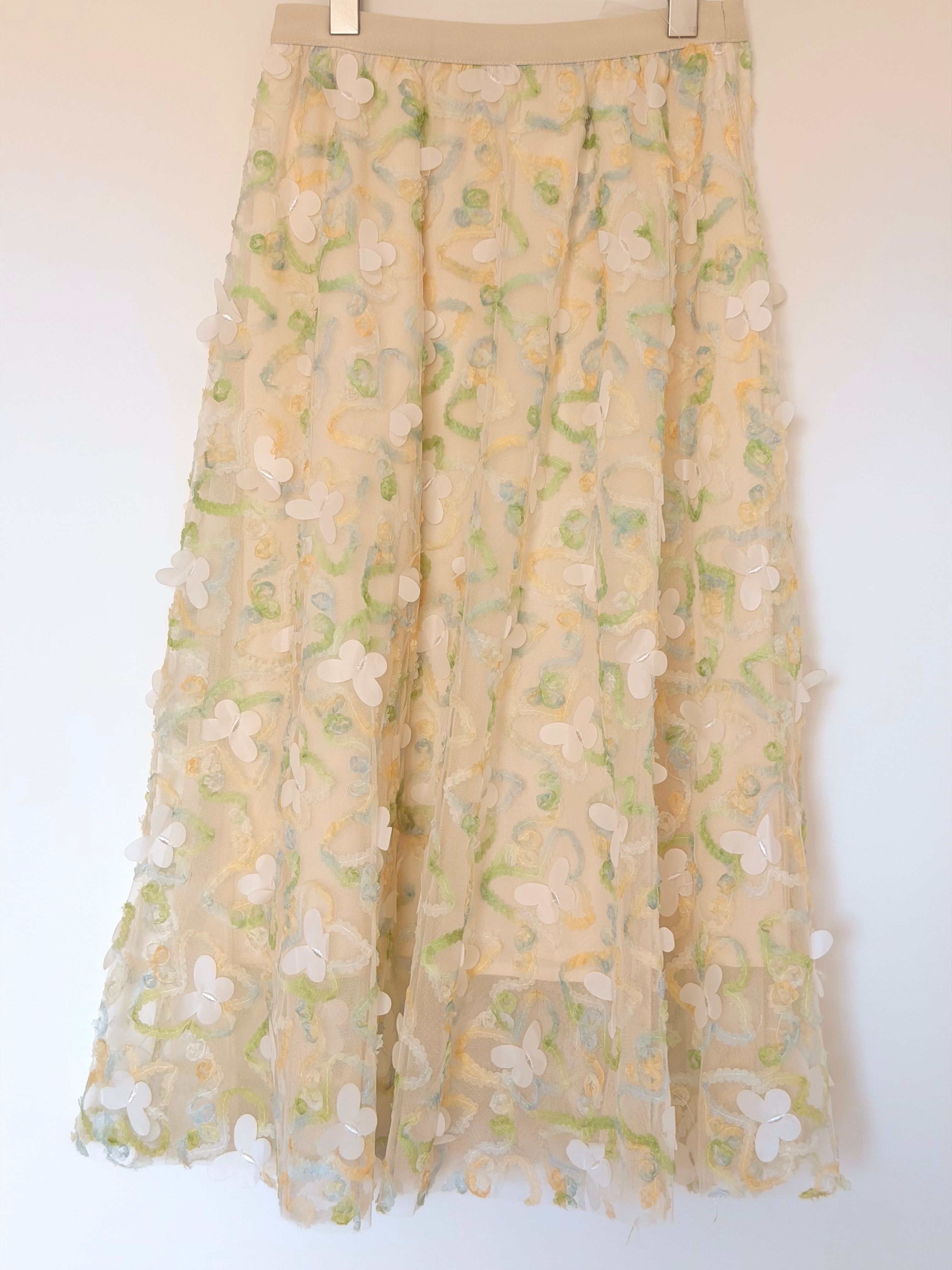 Butterfly Appliqué Tulle Midi Skirt – Soft Beige